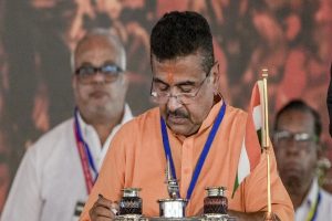 आरजी कर रेप-मर्डर केस में शुभेंदु सरकार का बड़ा एक्शन,पूर्व पुलिस कमिश्नर विनीत गोयल समेत तीन IPS अधिकारी सस्पेंड