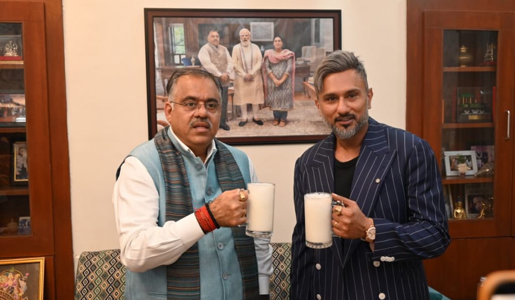 Honey Singh Meets BJP Tarun Chugh
