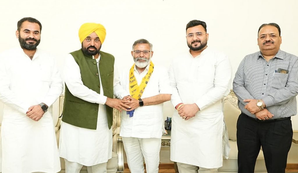 Anil Kumar Sethi joins AAP