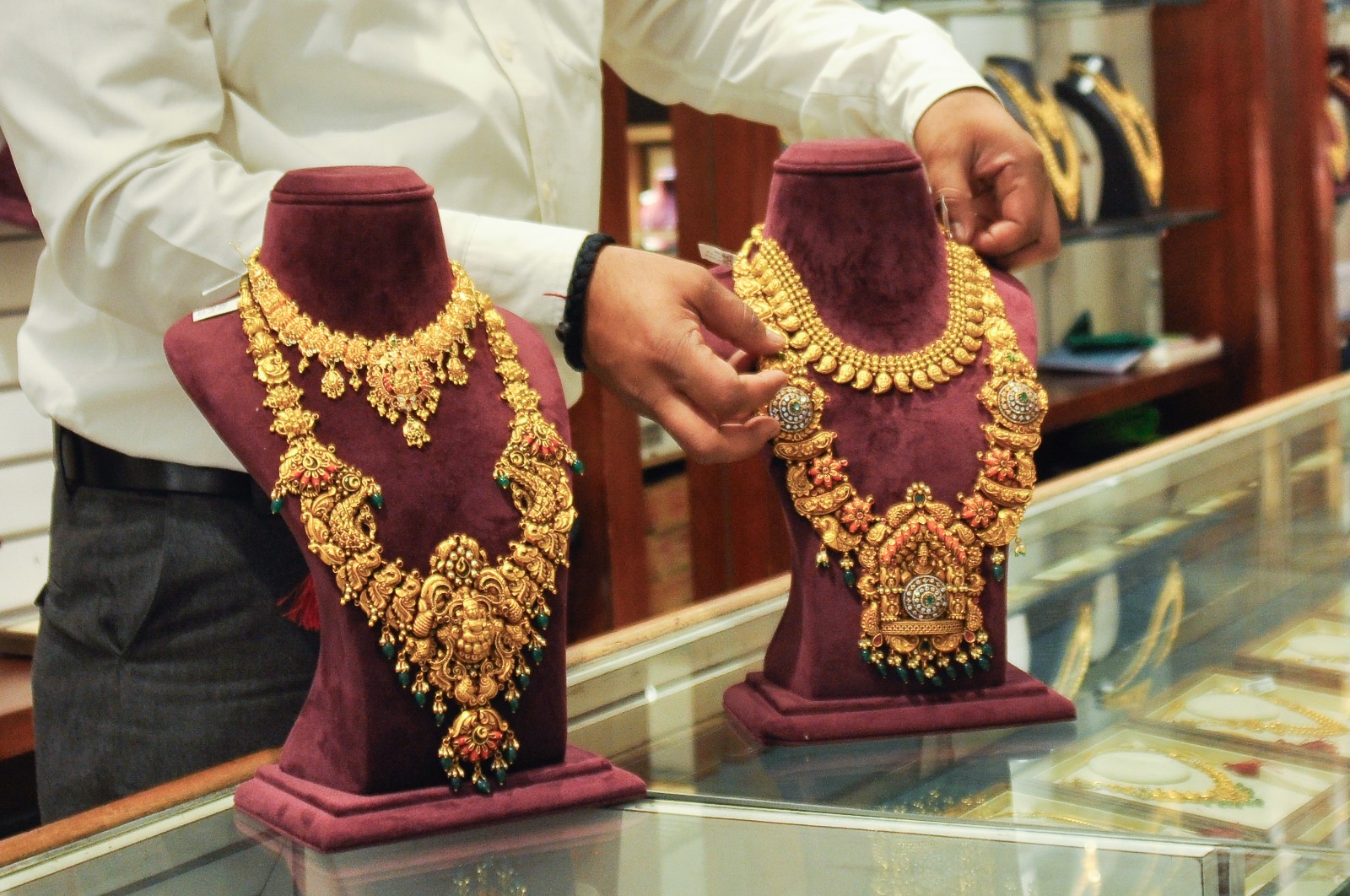Gold-Silver Price: आज सस्ता या महंगा हुआ सोना-चांदी? जानें अपने शहर के लेटेस्ट रेट