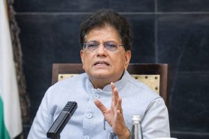 रुपए की गिरावट पर सरकार की नजर; अमेरिकी दूत अगले महीने भारत आएंगे: पीयूष गोयल
