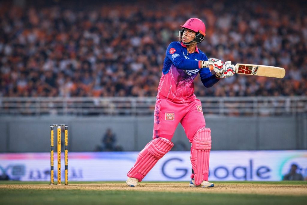 RR vs SRH sixes record