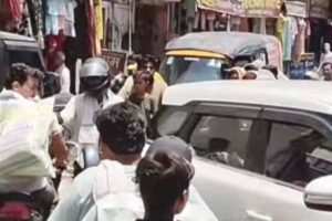 करंट लगने से बंदर की मौत, बंदरों के कारण लंबा जाम, यातायात प्रभावित