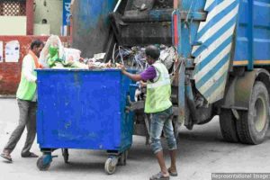 sanitation-workers-strike-extended