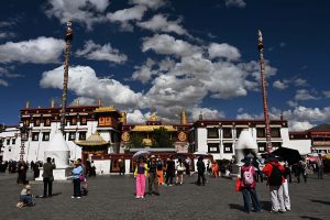 शीत्सांग में विकास के पचहत्तर साल