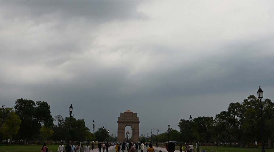 Weather News: देशभर में बदला मौसम का मिजाज: कई राज्यों में आंधी-बारिश का अलर्ट, पढ़ें IMD की लेटेस्ट अपडेट