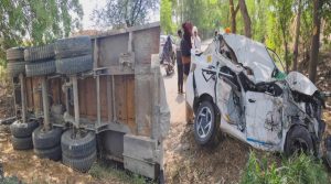 हरियाणा-पंजाब सीमा पर सड़क हादसा, रेत से भरे ट्रक ने क्रेटा कार को मारी टक्कर, चार गंभीर घायल