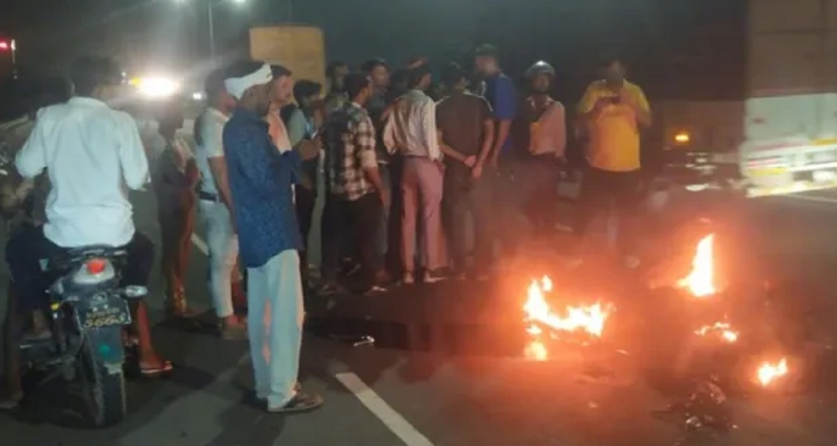 दर्दनाक सड़क हादसा: ट्रक की टक्कर से युवक की मौके पर मौत, 3km तक घिसटती रही बाइक