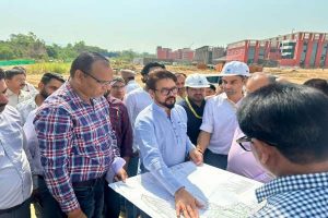 प्रधानमंत्री नरेंद्र मोदी के नेतृत्व में देश विकास के रास्ते पर चला है: अनुराग ठाकुर