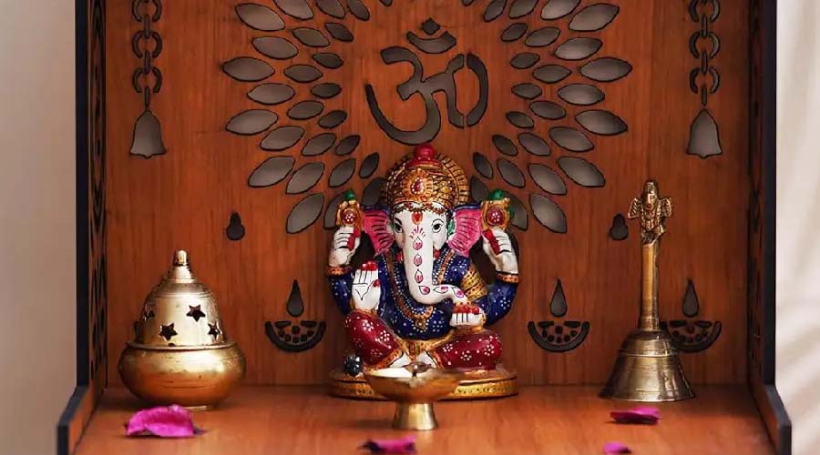Puja Ghar Vastu Tips: पूजा घर किस दिशा में होना चाहिए? जानें वास्तु के अनुसार सही स्थान