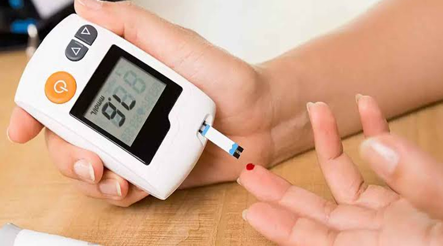 ‘Diabetes’ के मरीजों के लिए खतरनाक हो सकती हैं ये हेल्दी चीजें, जानें क्या कहतें हैं एक्सपर्ट