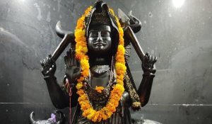 Shani Trayodashi 2026: कल भूलकर भी न करें ये 5 काम, नहीं तो जीवन में बढ़ जाएंगी मुश्किलें