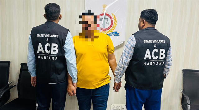 राज्य सतर्कता एवं भ्रष्टाचार निरोधक ब्यूरो की बड़ी कार्रवाई; तहसील कार्यालय क्लर्क 30 हजार रुपये रिश्वत लेते रंगे हाथ गिरफ्तार