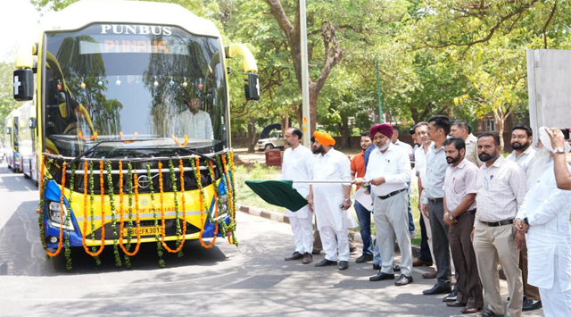 भगवंत मान सरकार द्वारा दिल्ली हवाई अड्डे के लिए लग्जरी बसों के बेड़े का विस्तार