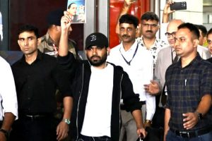 कौन हैं कॉकरोच जनता पार्टी के संस्थापक अभिजीत के माता-पिता, कहां हैं उनका घर?