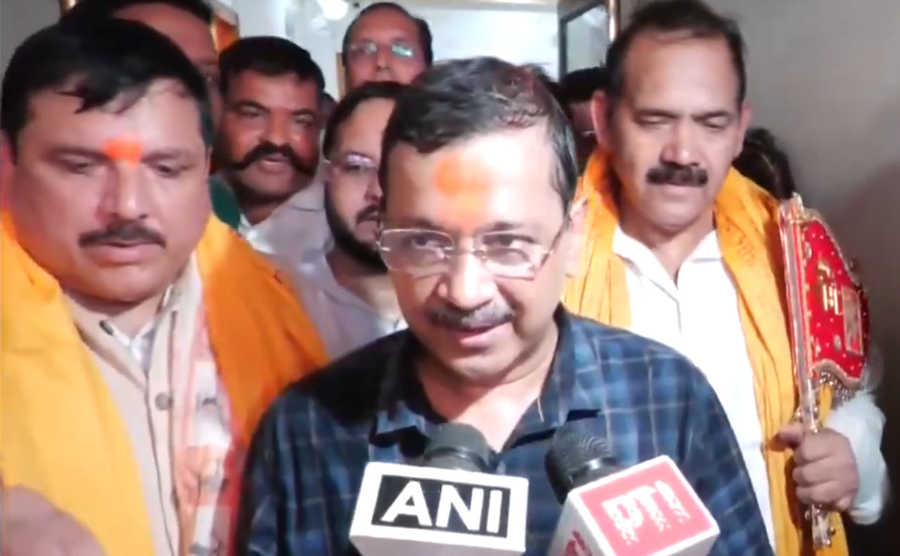 अयोध्या पहुंचे केजरीवाल, कहा- राम मंदिर चढ़ावा चोरी ‘महापाप’, मामले में शामिल बड़े लोगों की भी हो जांच