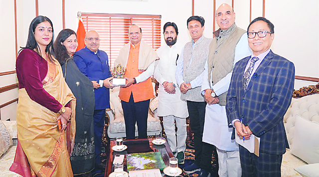 लद्दाख दौरे पर विधानसभा अध्यक्ष विजेन्द्र गुप्ता ने उपराज्यपाल से की मुलाकात
