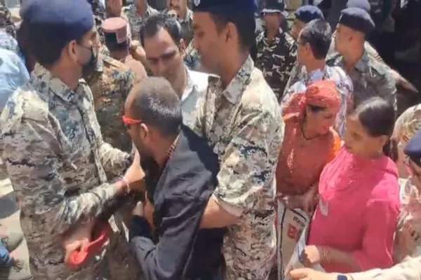 हिमाचल प्रदेश में दृष्टिहीन संघ ने किया चक्काजाम, प्रदर्शनकारियों ने रखी ये मांग