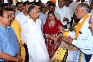 रासायनिक खाद के प्रयोग से जहरीली हो रही धरती : ठाकुर