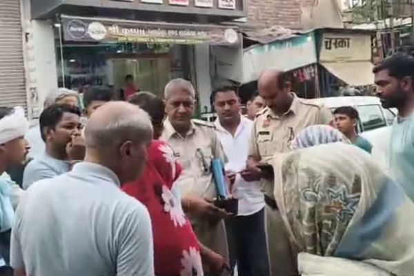 भिवानी में महिला चोर गिरोह उड़ाता था पर्स, 2 आरोपी रंगे हाथ पकड़े