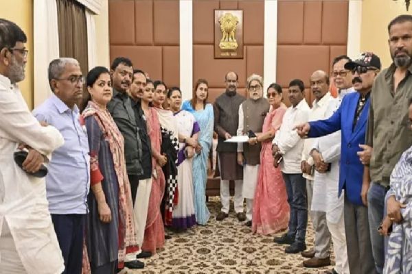 दल-बदलुओं को नकारने का नारा देने वाली NCPI ने TMC बागियों को अपनाया