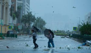 Japan: 25 KM प्रति घंटे की रफ्तार से आगे बढ़ रहा ‘जांगमी’ तूफान, 320 फ्लाइट कैंसिल