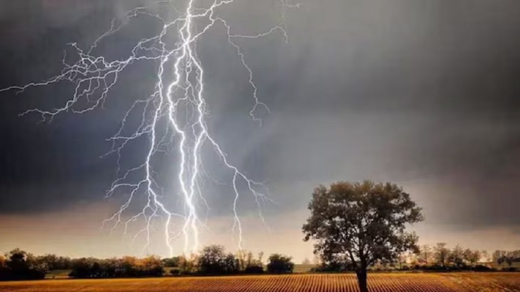 jharkhand lightning strike