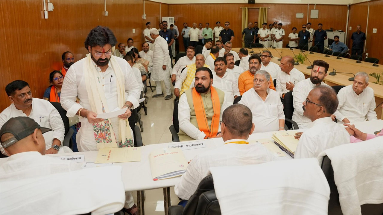 विधान परिषद चुनाव: भोजपुरी सुपरस्टार पवन सिंह सहित NDA के सभी उम्मीदवारों ने दाखिल किया नामांकन