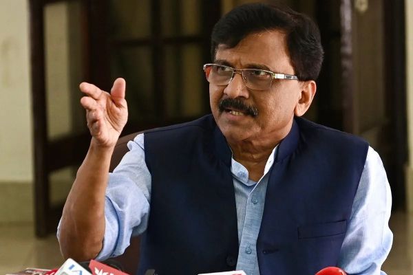 उद्धव का अल्टीमेटम… चली जाएगी बागी सांसदों की सदस्यता?
