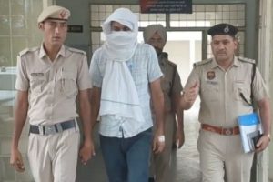 uniformed-thief-arrested