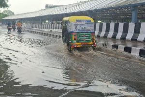 Delhi Ncr Weather Changes Rain And Strong Winds :