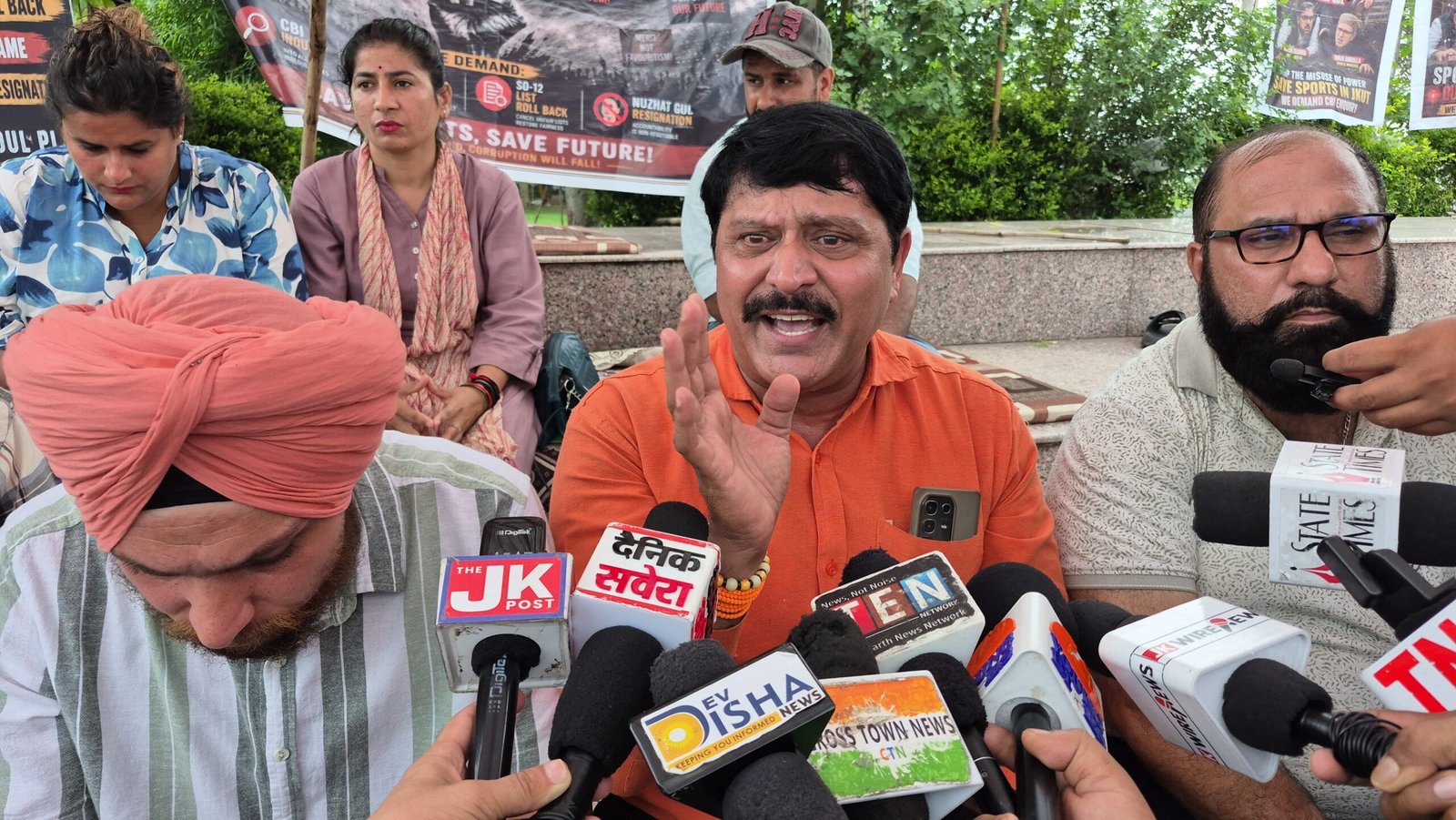 शिवसेना (UBT) ने एथलीटों का किया समर्थन, J&K में खेल नीति में सुधार की मांग की