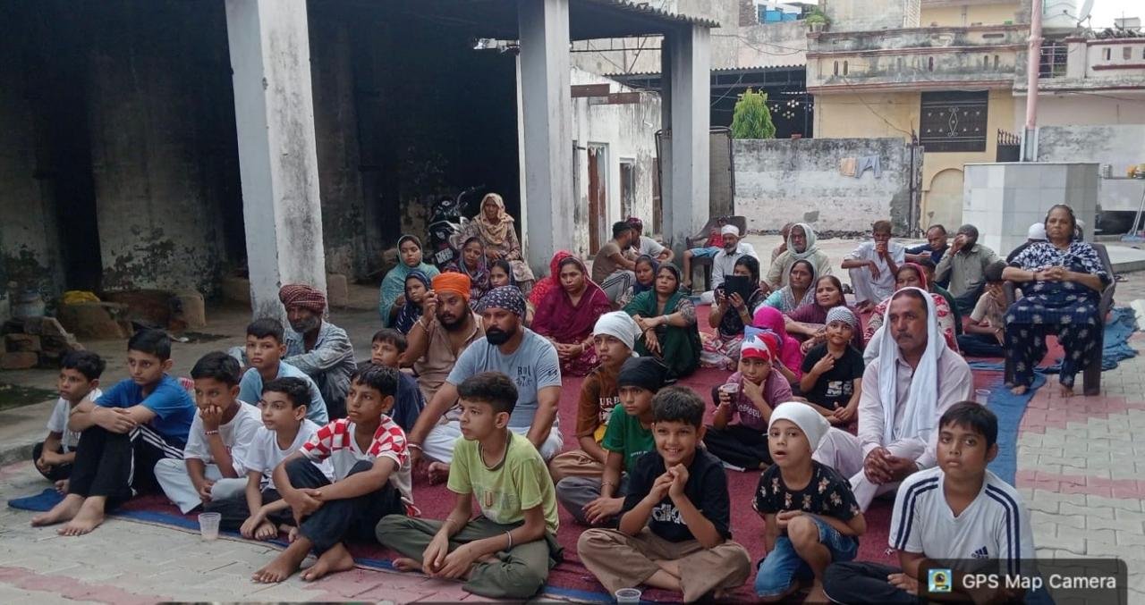 प्रकाश पर्व पर गांवों में दिखाई डॉक्यूमेंट्री फ़िल्म