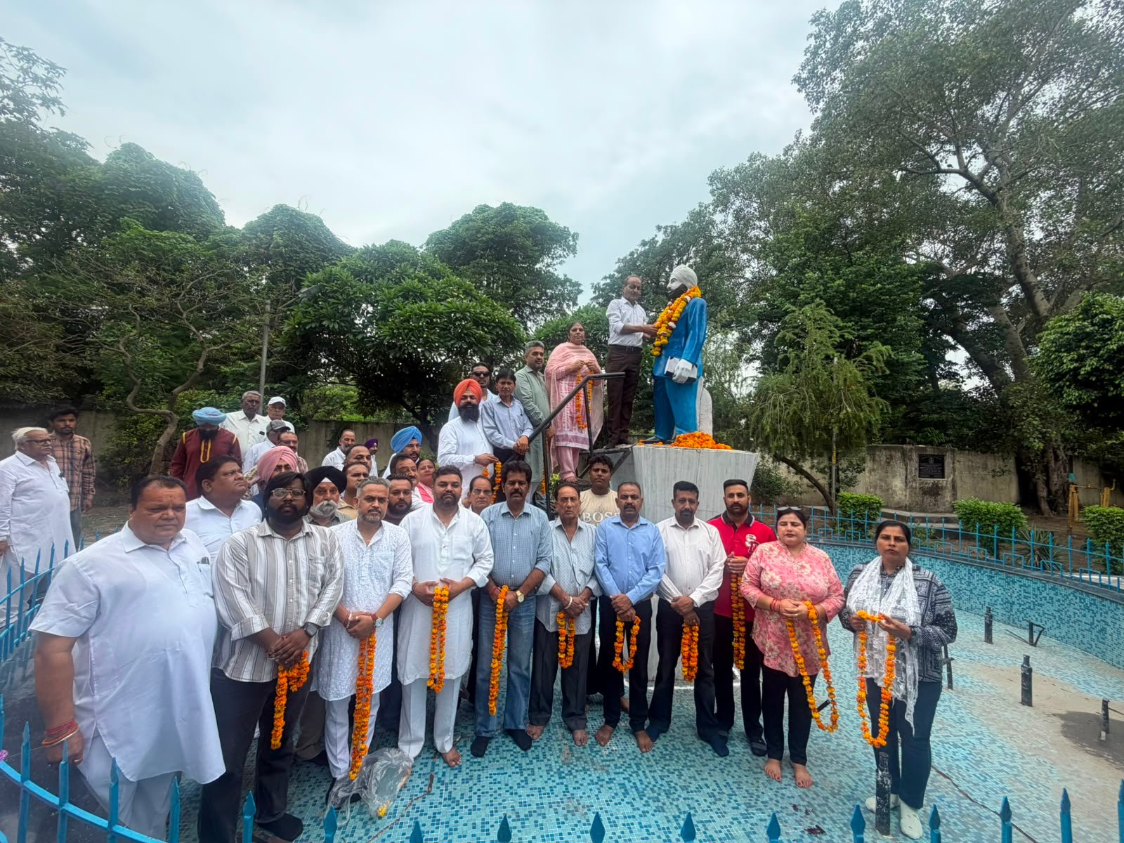 जालंधर में कांग्रेस नेताओं ने शहीद ऊधम सिंह को दी श्रद्धांजलि, बलिदान को किया याद