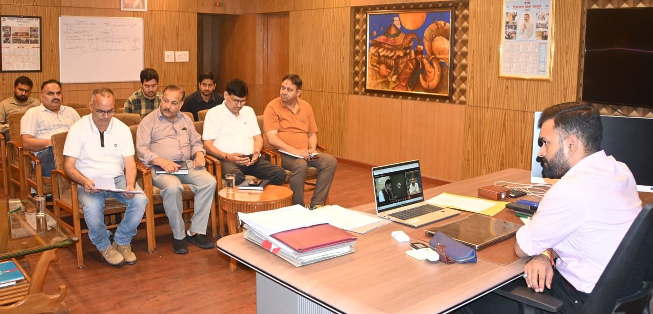 Kullu: पीलिया के मामलों को लेकर जिला प्रशासन सतर्क, उपायुक्त ने अधिकारियों को दिए सख्त निर्देश