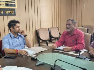 टीकाकरण के लिए स्वास्थ्य विभाग की समीक्षा बैठक