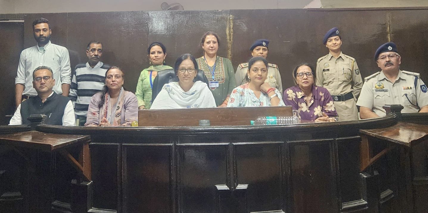जनसुनवाई में निपटे 37 मामले, 7 परिवारों का पुनर्मिलन