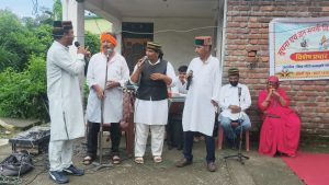 लोकगीतों और नुक्कड़ नाटकों से दी जनकल्याणकारी योजनाओं की जानकारी