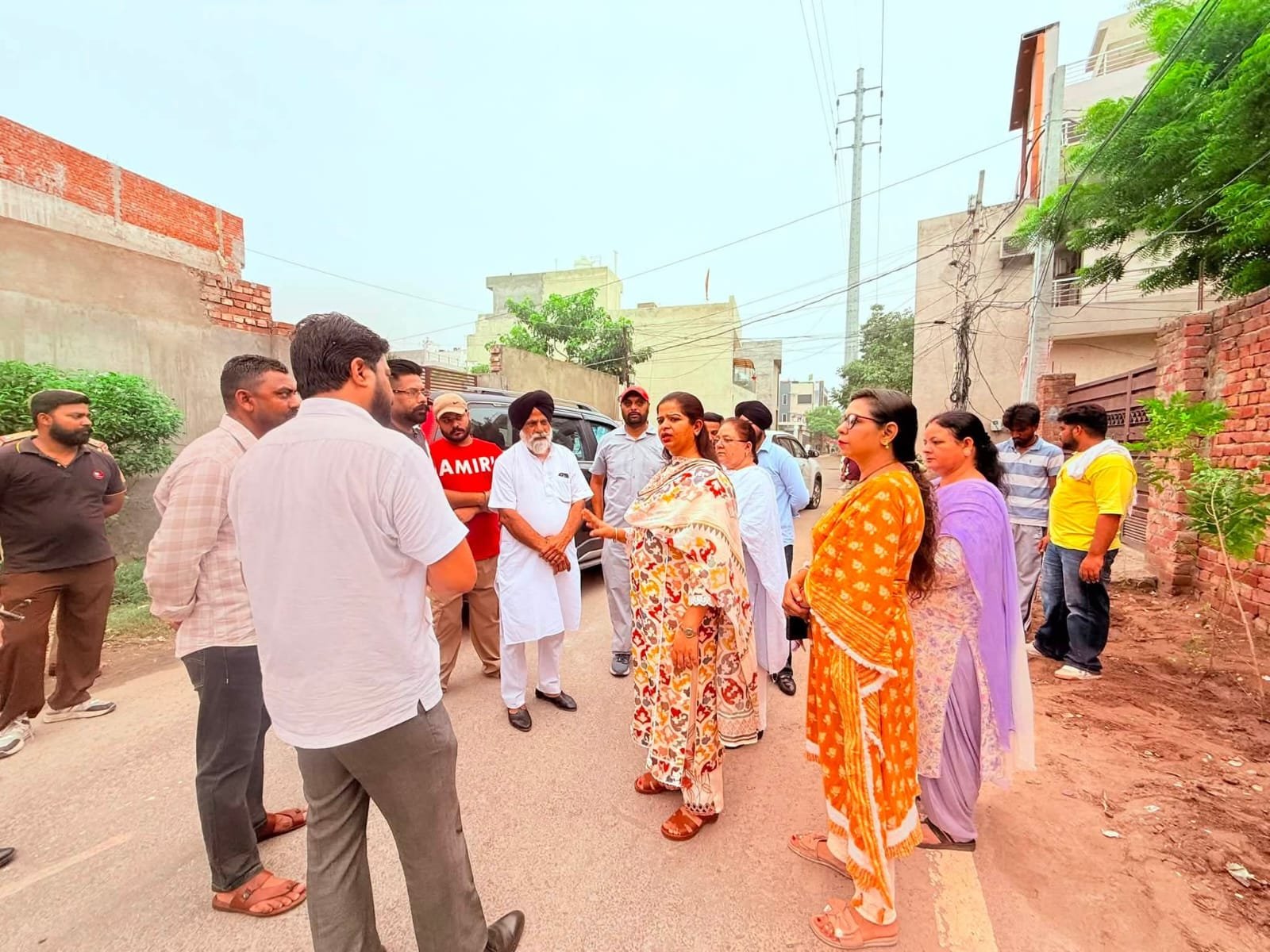 हैबोवाल में मेयर इंद्रजीत कौर का औचक दौरा, सफाई व्यवस्था का लिया जायजा