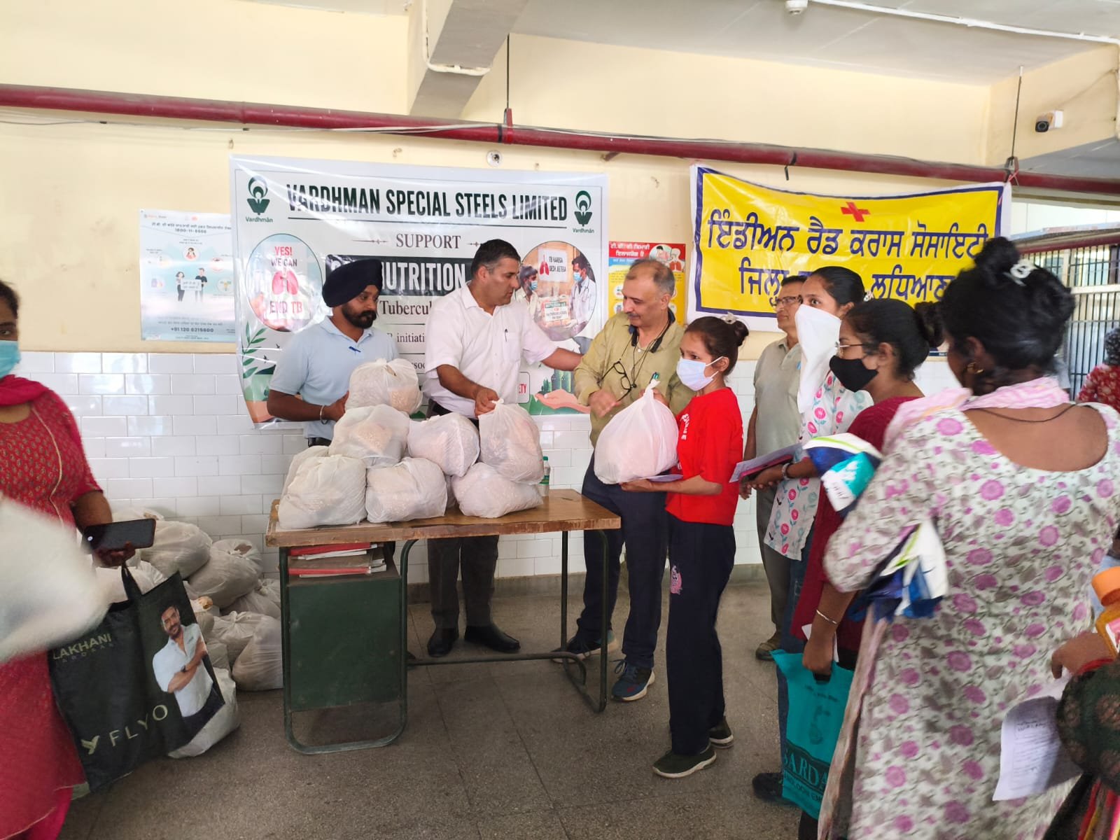 CSR पहल के तहत टीबी मरीजों को मिला पोषण सहयोग, लुधियाना में 200 हाई-प्रोटीन डाइट किट वितरित