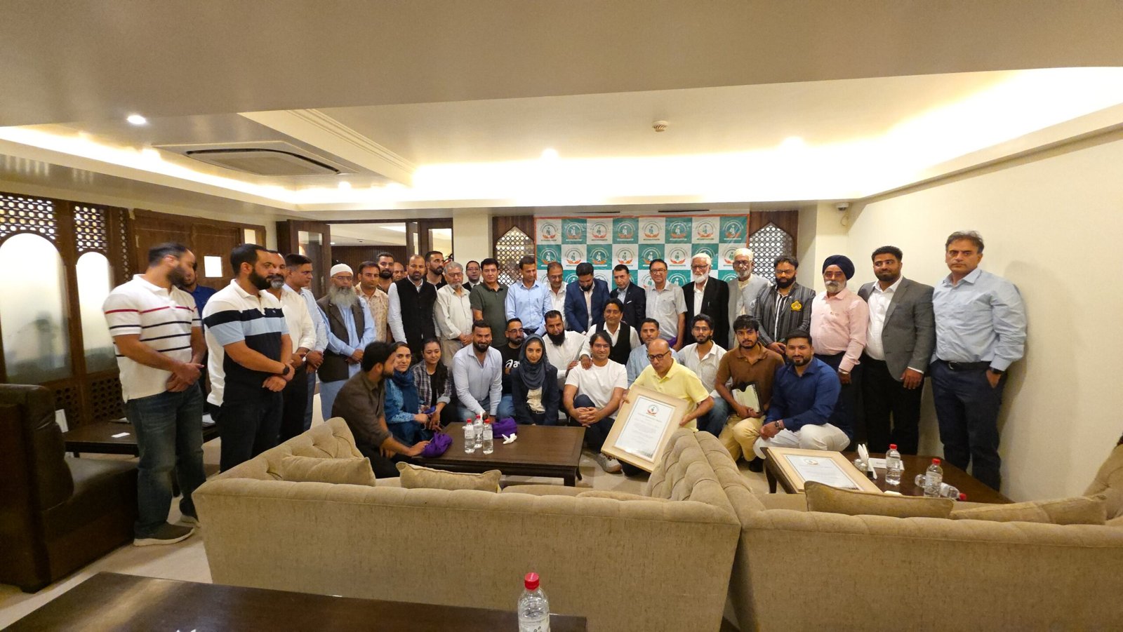 इकोटूरिज्म एसोसिएशन ऑफ कश्मीर की 8वीं सालाना बैठक, MoU पर किए साइन