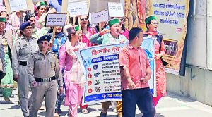 किन्नौर कैलाश यात्रा पर प्रतिबंध लागू कराने की मांग, हजारों लोग सड़कों पर उतरे