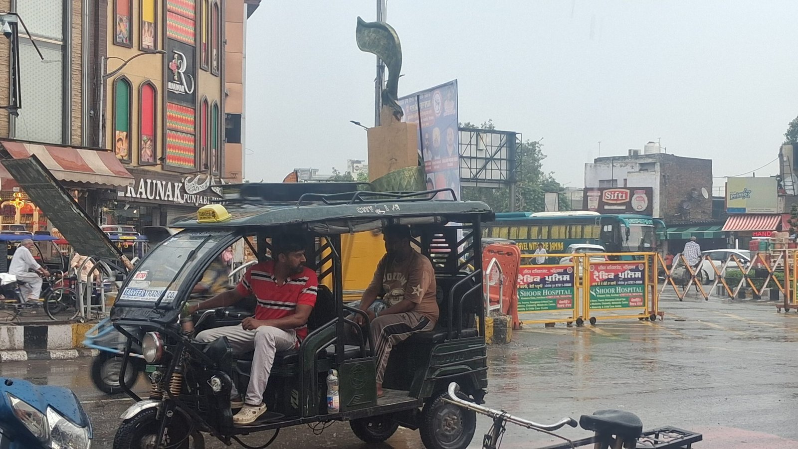 अमृतसर में झमाझम से बदला मौसम, तीन दिन मूसलाधार बारिश का अलर्ट