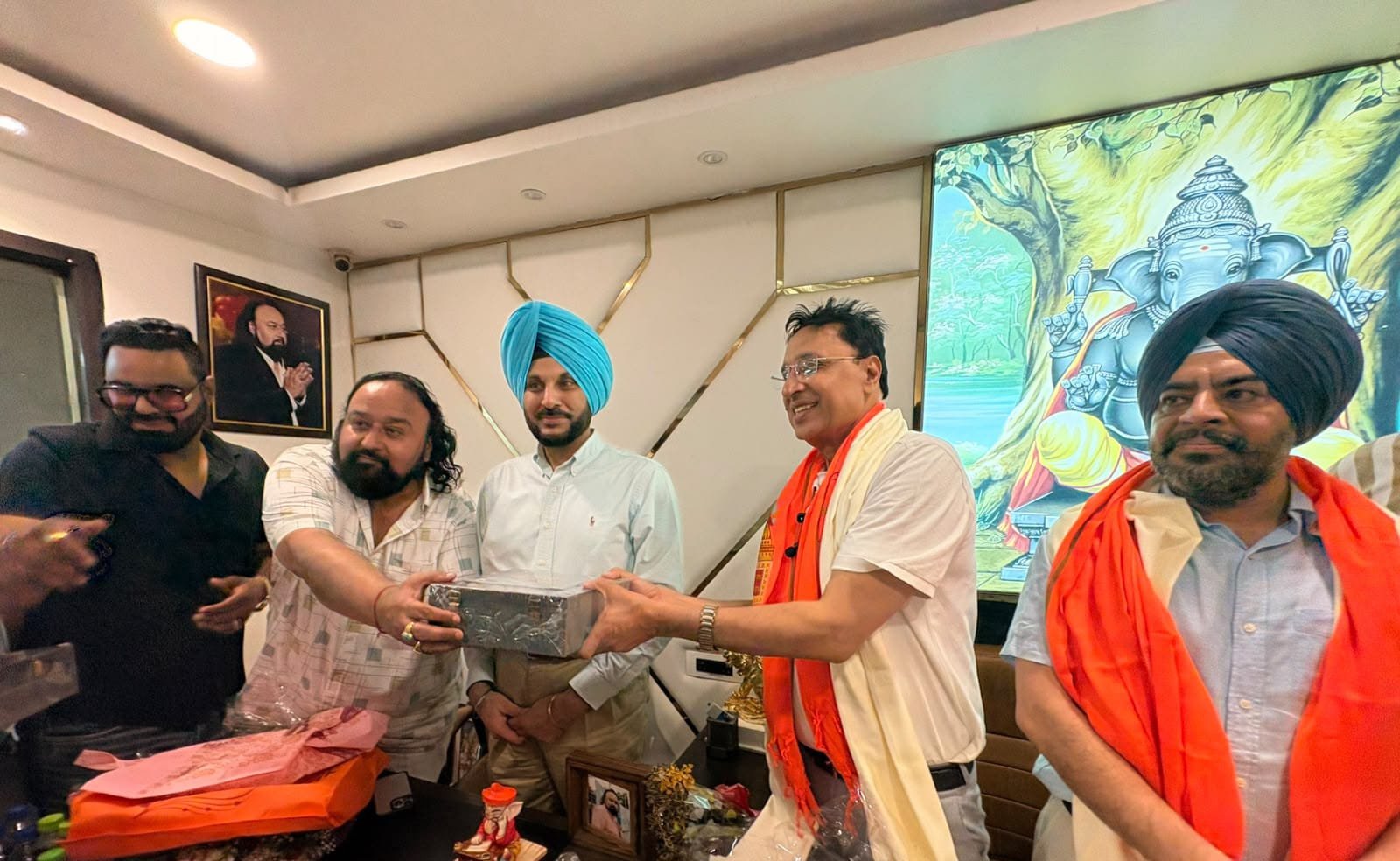 व्यापारियों की समस्याएं पहल के आधार पर हल की जा रही है : विधायक डॉ अजय गुप्ता