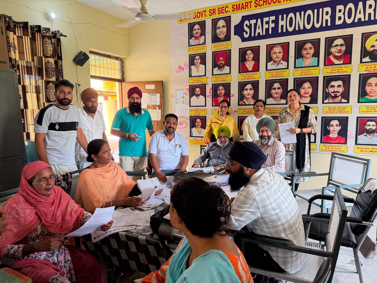 SIR अभियान के तहत तरनतारन के सभी पोलिंग बूथों पर लगे विशेष शिविर