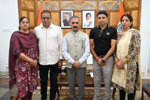 स्ट्रेट ऑफ होर्मुज़ हादसे में मृतक आदित्य शर्मा के परिवार ने मांगा न्याय, CM सुक्खू से की मुलाकात