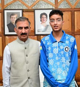 हमीरपुर के समर्थ अत्री का अंतरराष्ट्रीय मंच पर चयन, मुख्यमंत्री से मुलाकात कर लिया आशीर्वाद