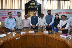 Shimla: चियोग स्कूल में छात्रा के साथ भेदभाव मामले में आयोग सख्त, विभागों से तलब की रिपोर्ट