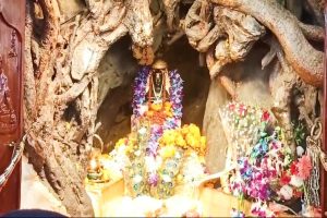 Himachal: अब बिना जेब वाले कपड़ों में होगी चढ़ावे की गिनती, बाबा बालकनाथ मंदिर में नया ड्रेस कोड लागू