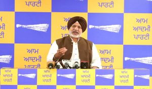 देश के युवा और किसान सड़कों पर, सरकार उनकी आवाज़ दबाने के लिए बल का इस्तेमाल कर रही: बलतेज पन्नू